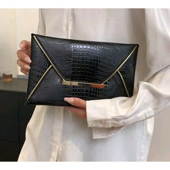 BCBGMaxazria women's handbag style envelope black animal print 11×7 minimalist - Picture 11 of 11